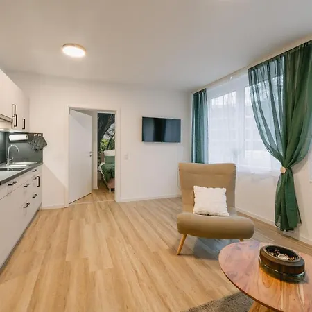 아파트 Modernes 2-zimmer Themen-apartment Im Zentrum