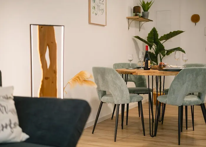 Modernes 2-zimmer Themen-apartment Im Zentrum *