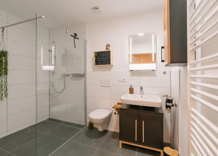 Modernes 2-zimmer Themen-apartment Im Zentrum